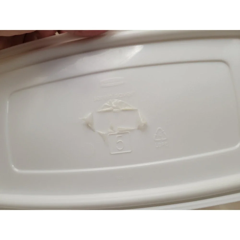 Rubbermaid Vintage Servin Saver 1 #6 Rectangle & 1 #5 Rectangle Container w Lids